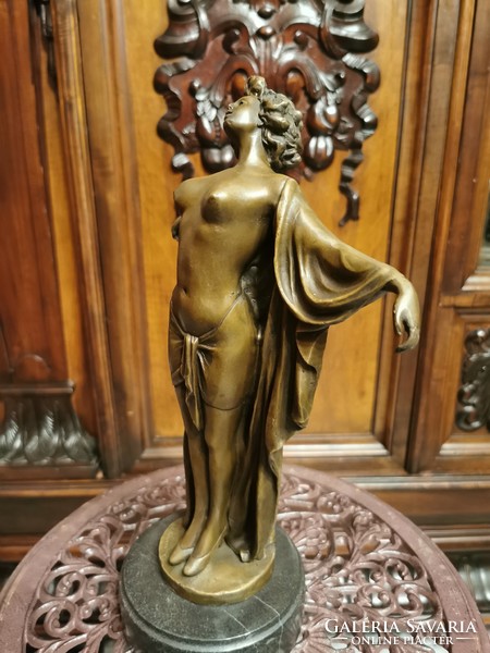 Erotikus női akt - bronz szobor