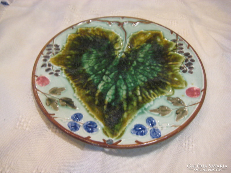 Steidl - znaim vine leaf wall bowl, 20.3 cm marked