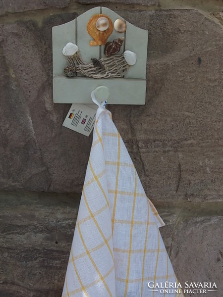 Wall hanger decorated with shells anywhere