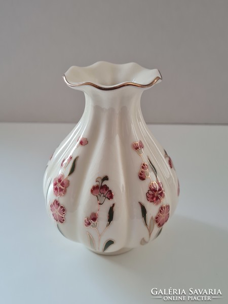 Zsolnay fodros szélű váza
