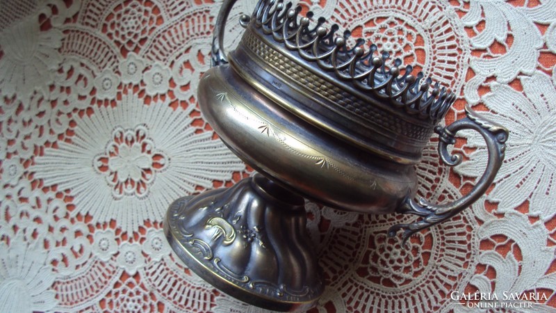 Serving bowl! -Silverised antique, baroque-shaped, base-lined, glass-lined insert.