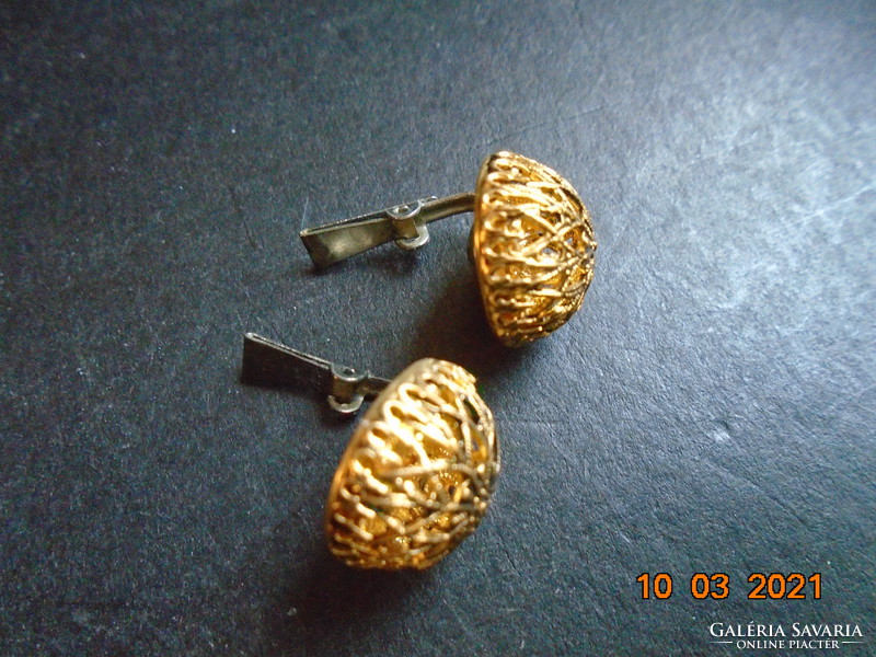 Gold-plated filigree rosette clip