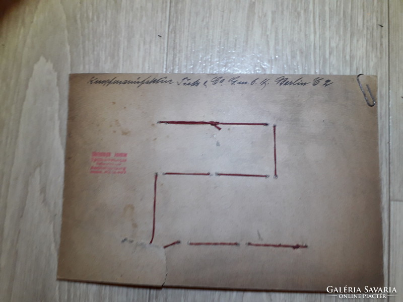 Antik szatócsbolti gomb készlet eredeti papír tárolóján
