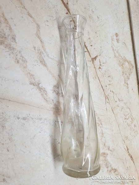 Csavart üveg váza eladó!