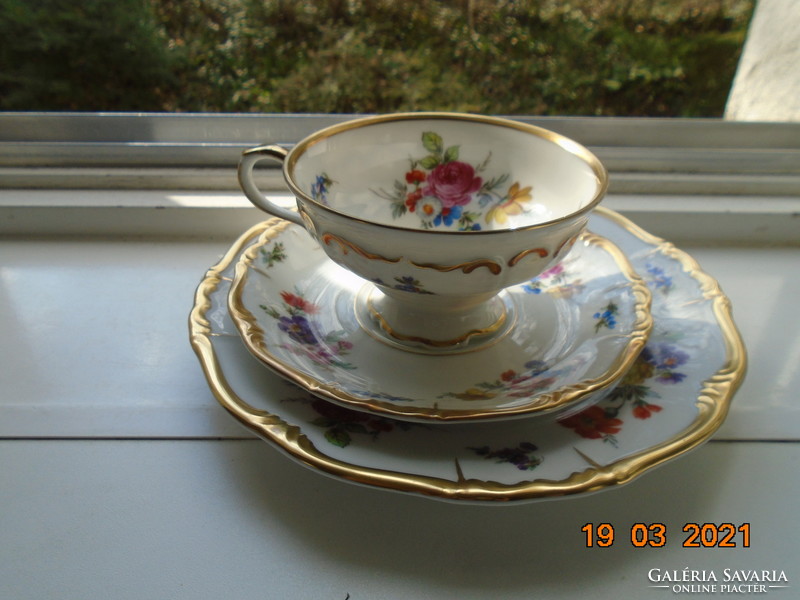 1940 Maria Theresia breakfast table with unique hand-painted Meissen flower patterns, opulent gilding