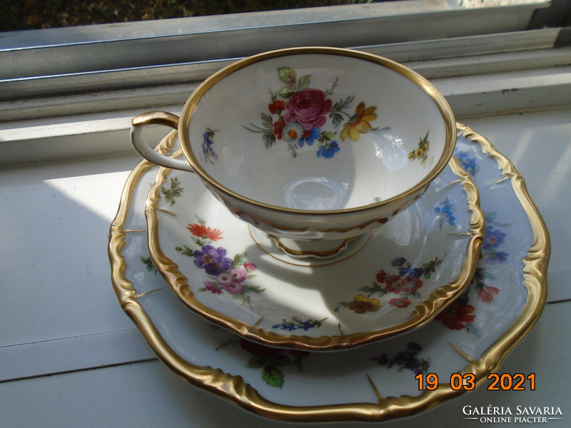 1940 Maria Theresia breakfast table with unique hand-painted Meissen flower patterns, opulent gilding