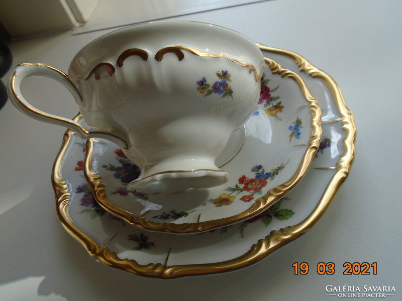 1940 Maria Theresia breakfast table with unique hand-painted Meissen flower patterns, opulent gilding