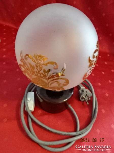 Porcelán talpú éjjeli lámpa, a gömb üveg aranyozott, magassága 24 cm. Vanneki!