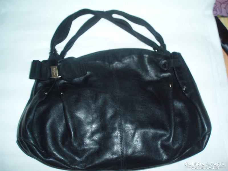 Vintage salvatore ferragamo leather handbag
