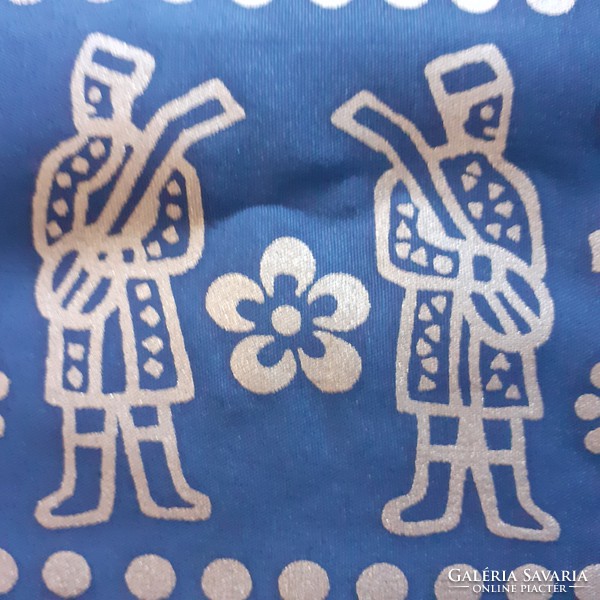 Very nice tablecloth with special folk motifs, +6 napkins