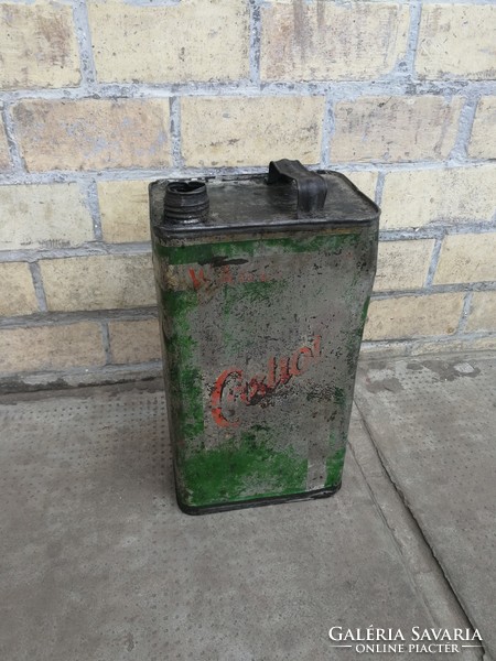 Castrol oil box