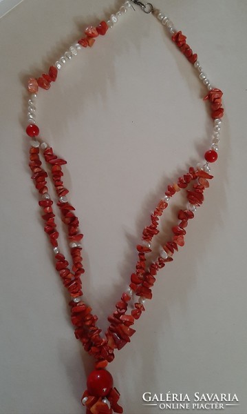 Artdeco style necklace made of coral and cultured pearls!