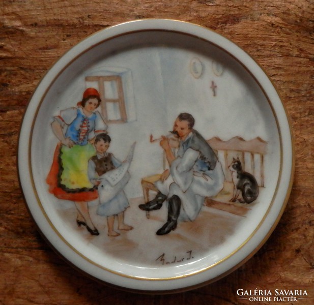 Zsolnay bowl with a hand-painted image of life