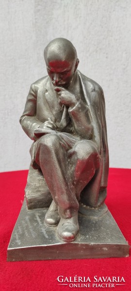 Valódi Orosz, Lenin szobor,orosz idézet és Szignàlt is ! "Lenin írja memoàrjàt "szobor,téma.3,5 kg