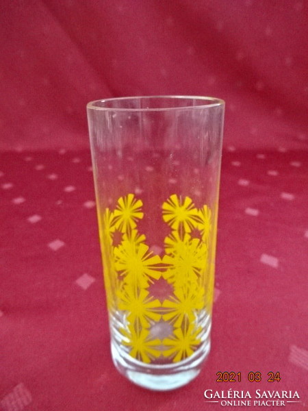 Cylindrical glass brandy glass with a yellow pattern, 3 pieces for sale. Its height is 9 cm. He has!