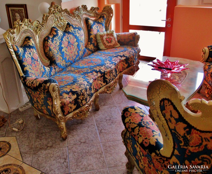 Beautiful antique Venetian baroque salon set