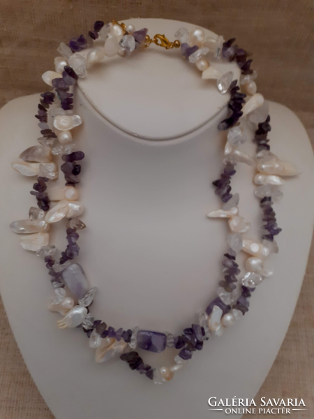 Double-row necklace made of amethyst rock crystal and mother-of-pearl with a rubber amethyst bracelet