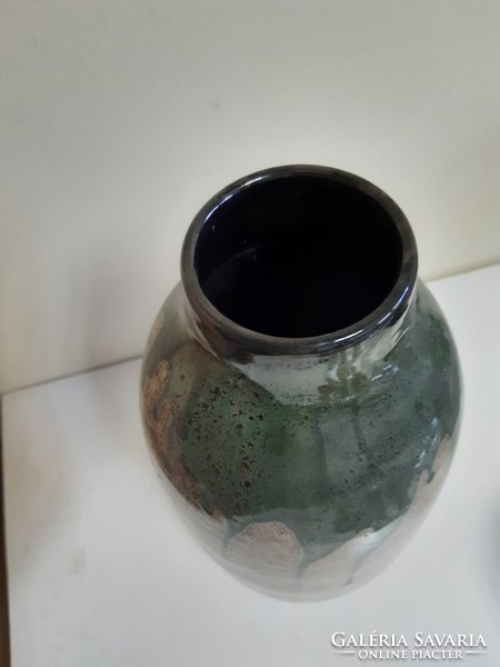 39 cm nagyon szép drapp barna kerámia váza  száján csurgatott zöld színű