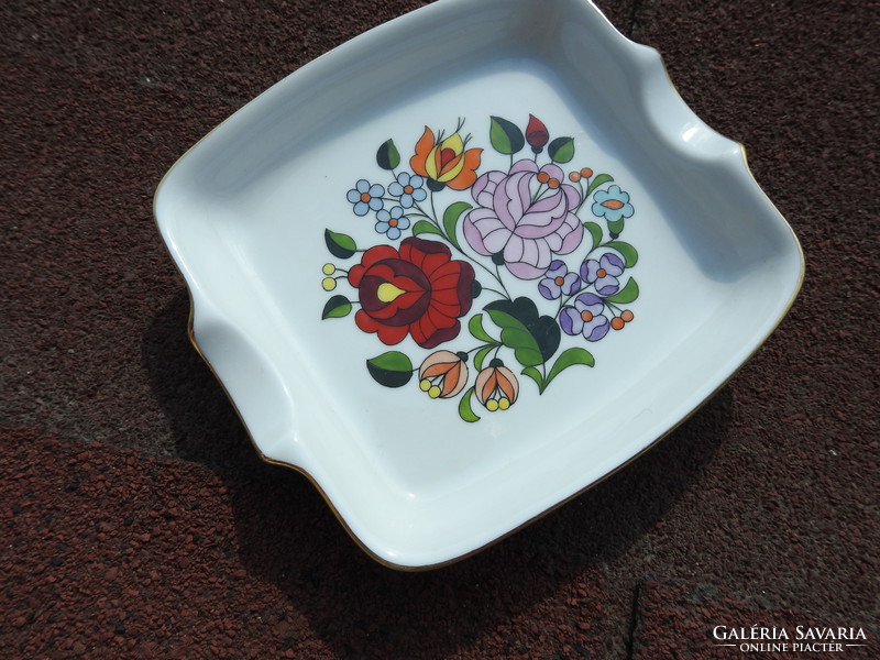 Kalocsa ashtray with Kalocsa pattern - hand painted