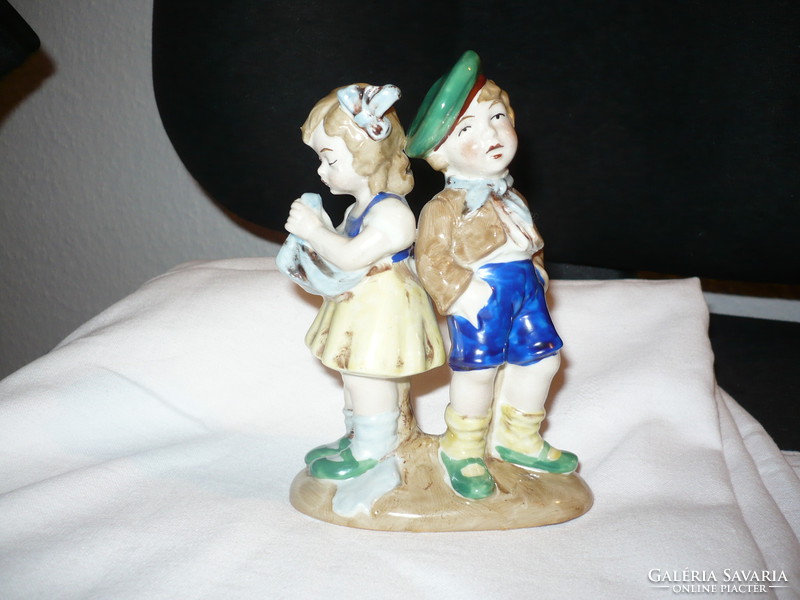 Lippelsdorf GDR German boy and girl porcelain flawless, 13.5 cm high.