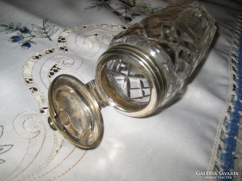 Angol fűszertartó , csiszolt üveg , fém szerelékkel  5 x 12,5 cm