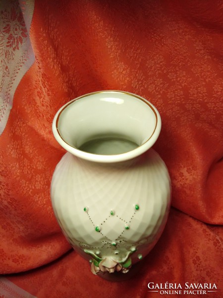 Gyönyörű porcelán váza