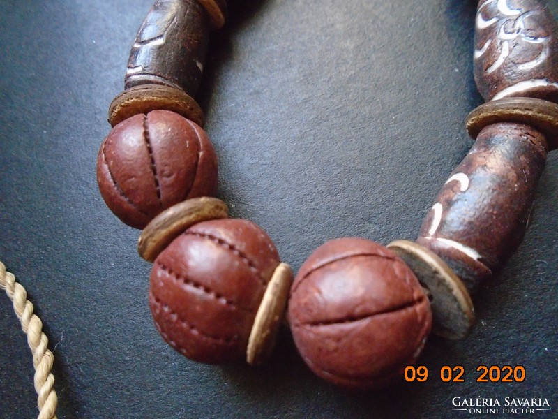 Egyedi Kézzel készült többféle egzotíkus fa gyöngyből nyaklánc