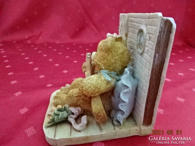 Ceramic teddy bear, playing guitar while sitting, height 10.5 cm. He has!