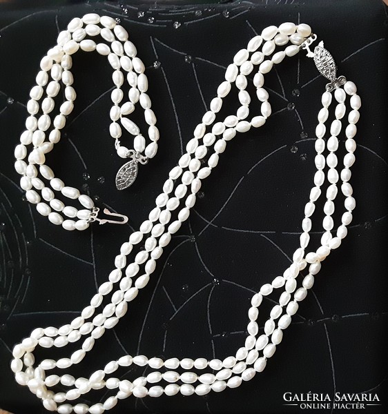 True pearl set, 3rows, cultured rice grains, with silver clasp, chain 40cm, bracelet 18 cm