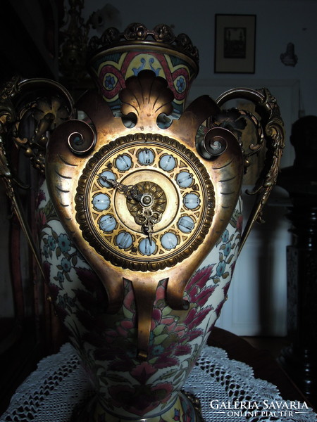 Nagyméretű Zsolnay váza + óra 1870-es évek