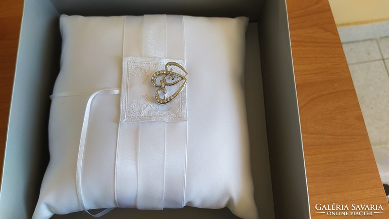 Weddingstar wedding ring pillow and guestbook from Canada in one!