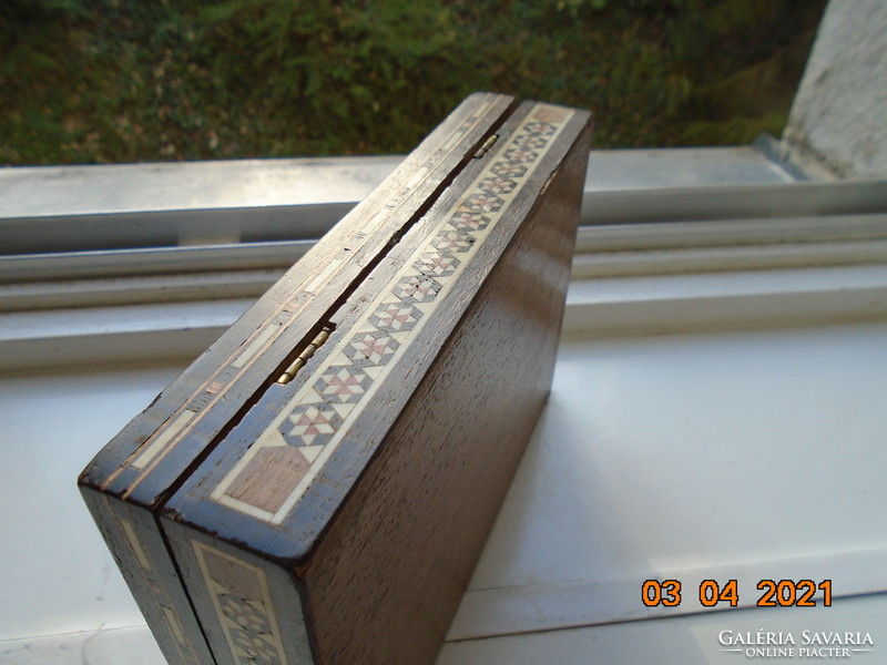 Damascus Islamic handmade inlaid wooden box with wood and bone inlay.