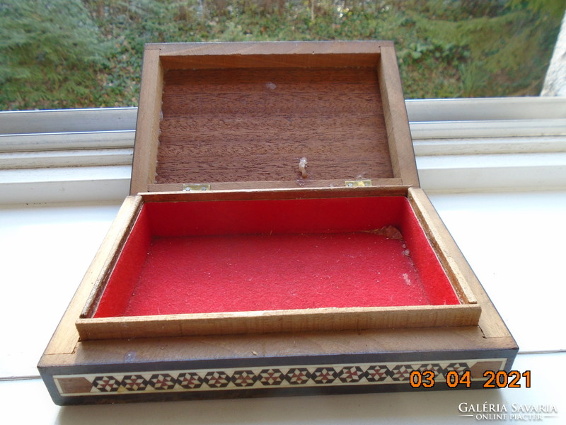 Damascus Islamic handmade inlaid wooden box with wood and bone inlay.