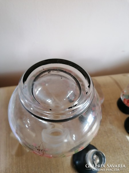 Régi likörös 6 + 1 db-os festett üveg készlet