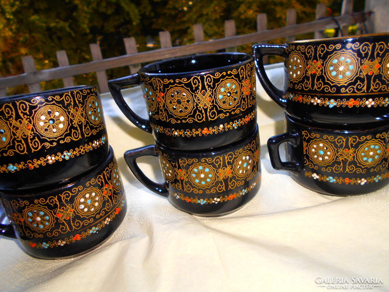 6 plastic majolica mugs with a hand-painted pattern - a beautiful handcrafted product