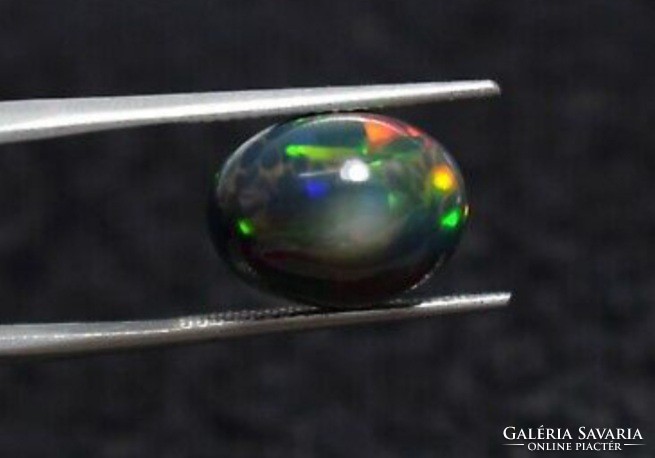 Etiópiából származó valódi fekete opál csiszolatok 0,8 ct-1,1ct-ig