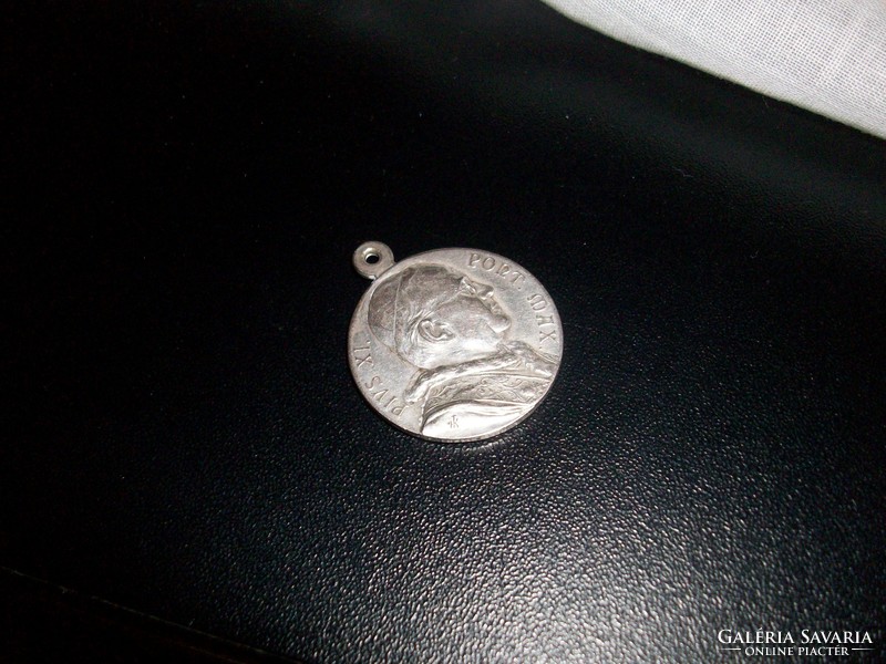 Religious pendant: beautiful antique pendant of St. Theresa de Jesus in fante