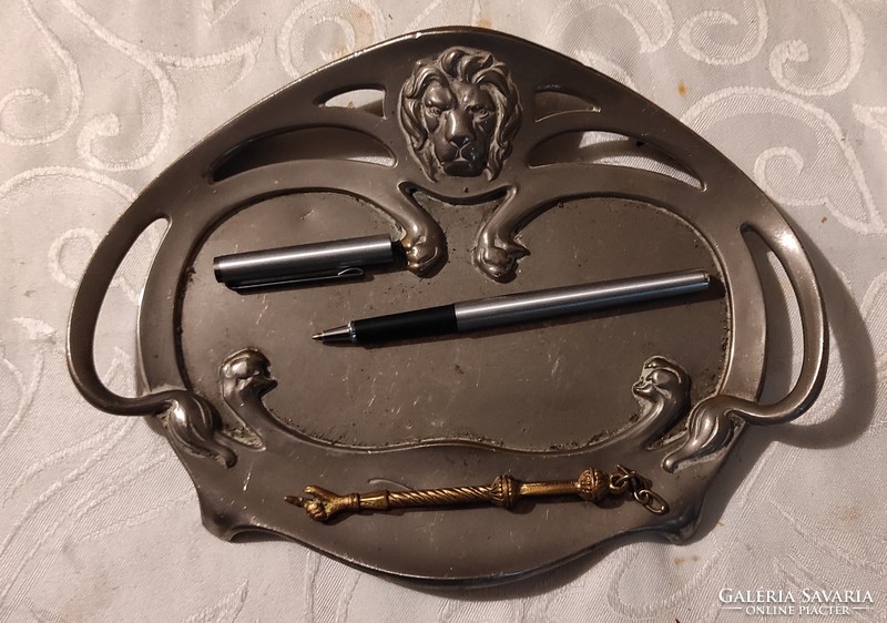 Oroszlànos eredeti kínáló tolltartó Szecessziós.( Real Bronce Geschütz ) íróasztal dísz