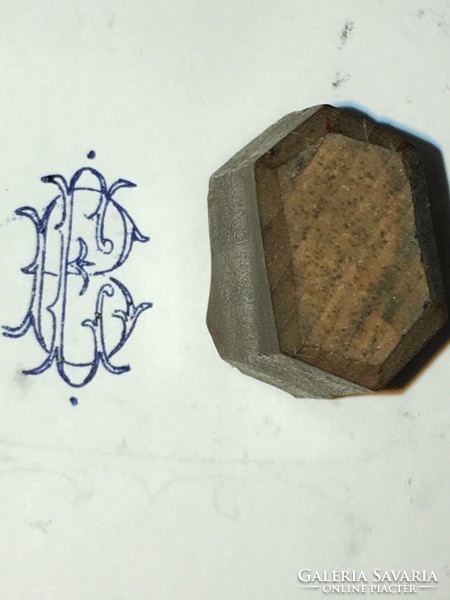 Antik/1800-as évek/ B.E. Monogramos Kékfestő nyomóminta/pecsét.Faragott fába illesztett Réz iniciálé