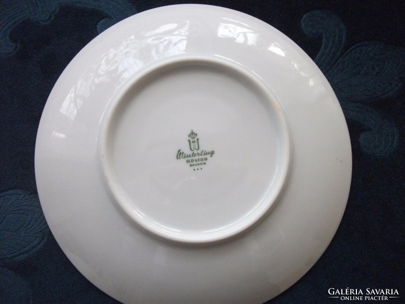 Plate with gold brocade pattern 15 cm
