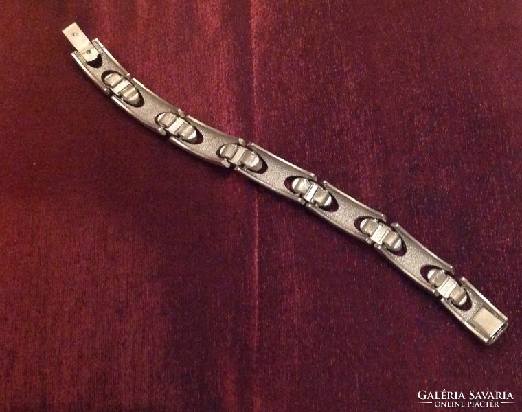 Silver metal bracelet