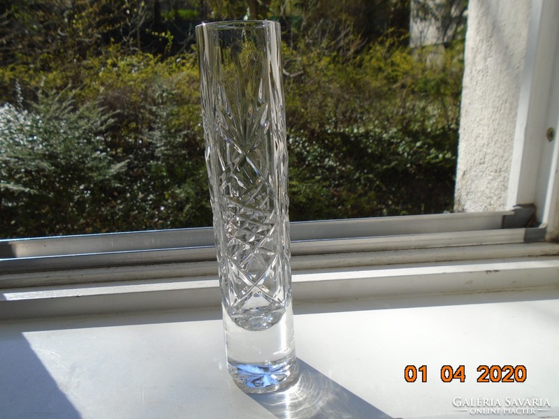 Modern nehéz kristályüveg vastag talpú,vastag falú csiszolt rozettás váza