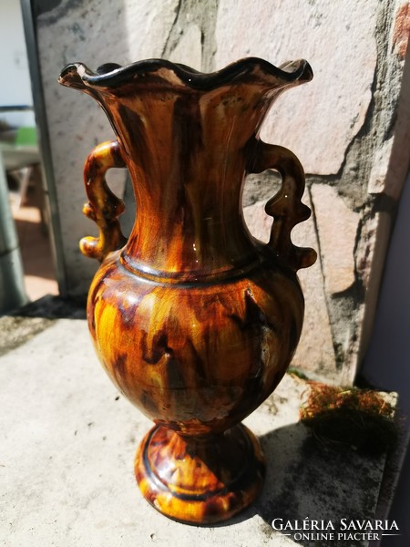 Antique Mezőtúr vase of Louis vanquished