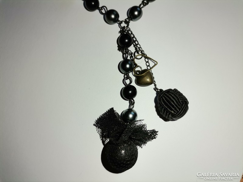 Beautiful elegant vintage black collier necklace with pearl lace heart ornaments