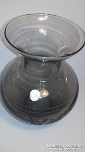 Excellent gift! An original goebel glass vase marked with an incised mark with a hand-polished floral pattern