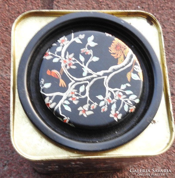 Old Viennese tea tin box with Japanese pattern