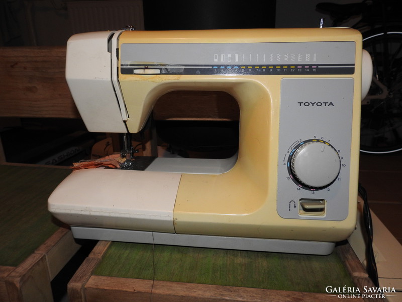 Toyota 15 program sewing machine