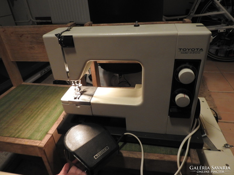 Toyota model 4300 sewing machine