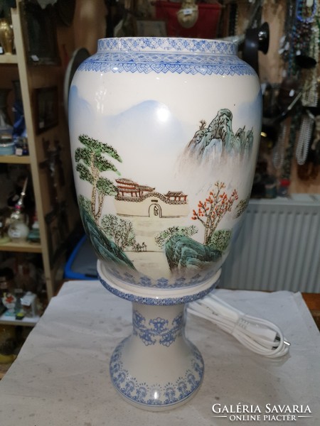 Kinai porcelán asztali lámpa 