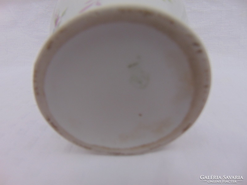Antik Zsolnay porcelán váza virágmintás 14 cm magas